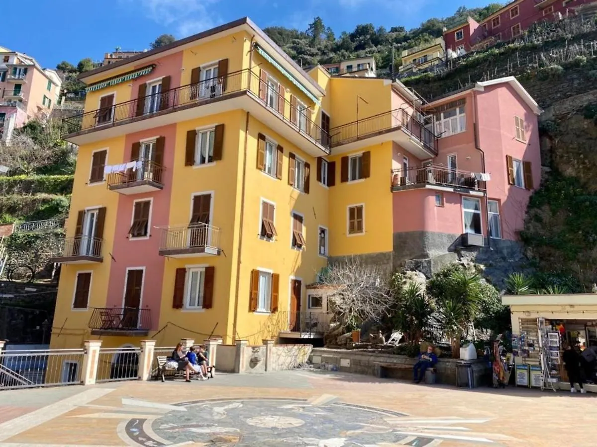 5 Terre Pelagos 2 Manarola 3*,  Italy